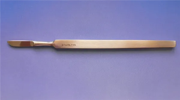 Skalpel hrotnatý oční, 1,7 cm