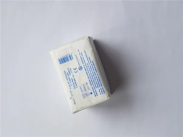 Gázová komprese nesterilní /17nití/ -  5 cm x 5 cm, ( 100 ks)
