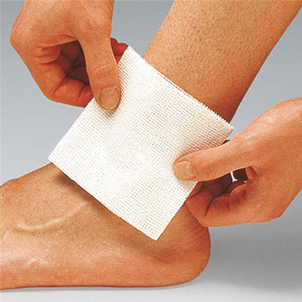 Medicomp, sterilní komprese, 7,5 x 7,5 cm, ( 50 ks)