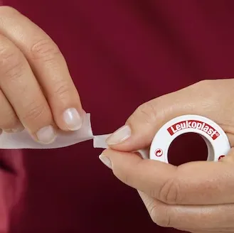 Leukoplast® skin sensitive, cívka, 1,25cm x 2,6m