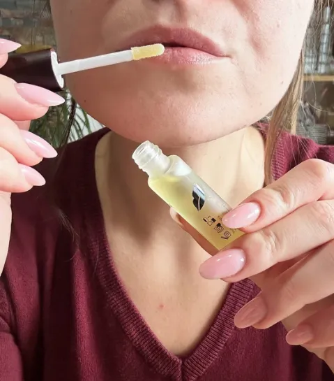 Kvitok Solution Vyplňující sérum na rty (7 ml)