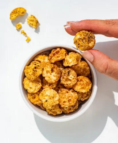 Vilgain Sýrové křupky ⁠–⁠ křupavý snack ze zralého lotyšského sýru 50g